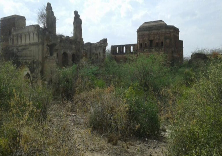 1857 के ग़दर का गवाह है इटावा का उपेक्षित बलैयामठ | Itawah's neglected BalaiyaMath has witnessed 1857 revolt