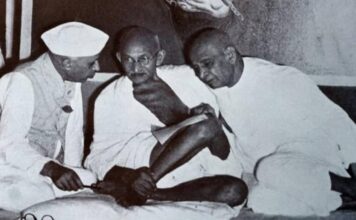 पटेल को छोड़कर महात्मा गांधी ने नेहरू को PM क्यों बनवाया? पटेल को छोड़कर महात्मा गांधी ने नेहरू को PM क्यों बनवाया?